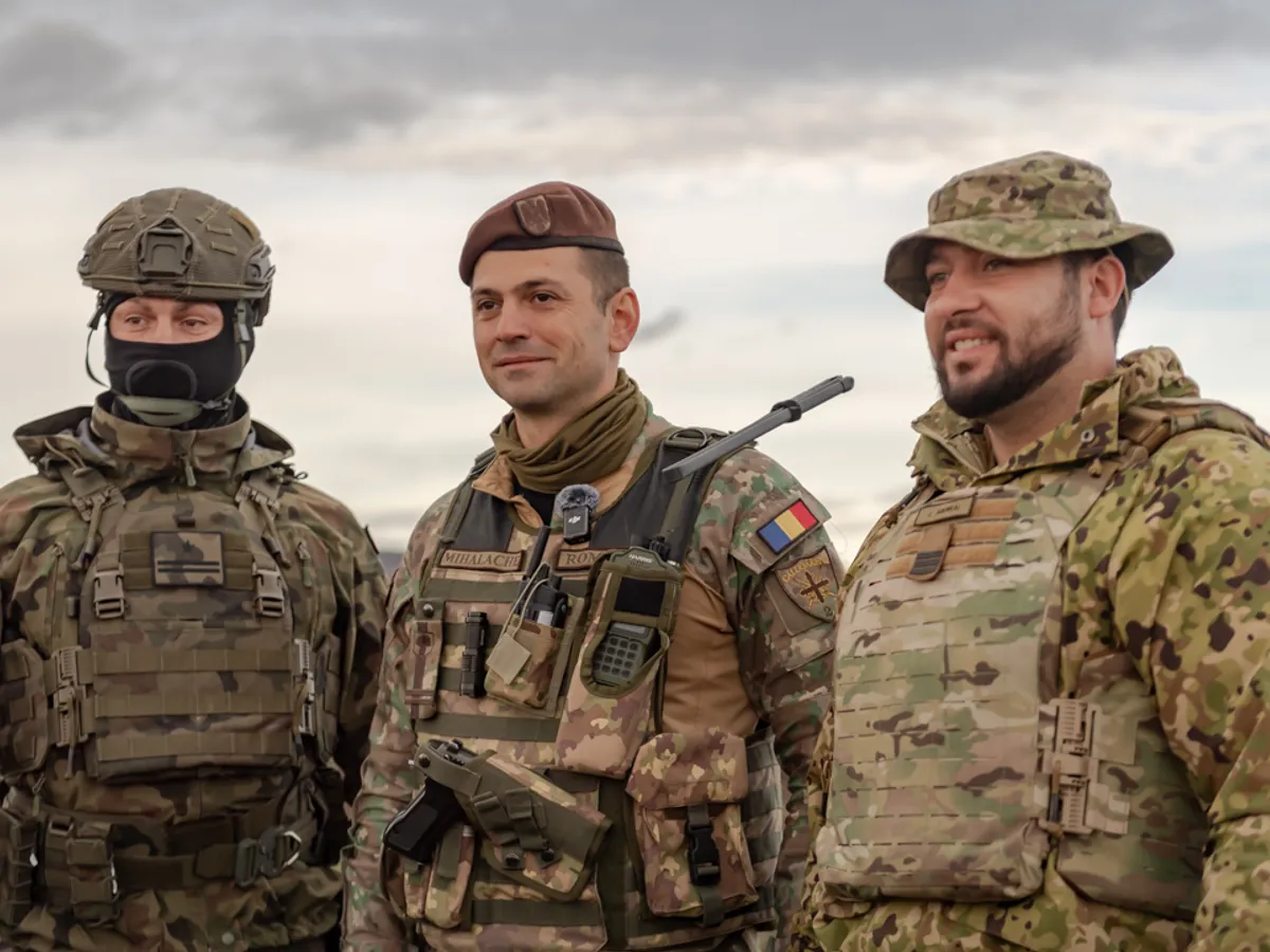 Ministrul Apărării, Ionuţ Moşteanu, laudă contribuţia Franţei la consolidarea apărării aliate în România