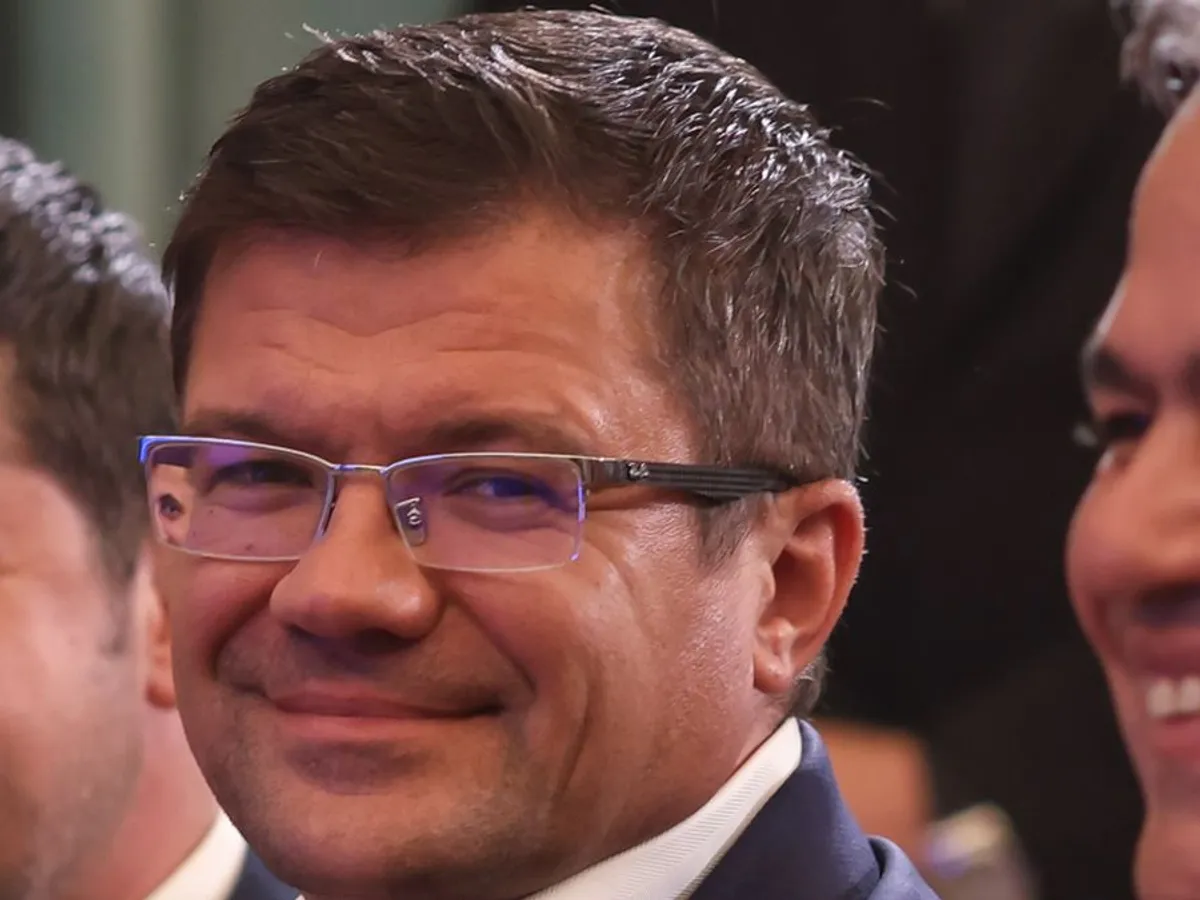 Pe repede înainte, la o ședință fulger, Costel Alexe și-a ales vicii printr-un șiretlic ingenios - Foto: INQUAM PHOTOS/Sabin Cirstoveanu