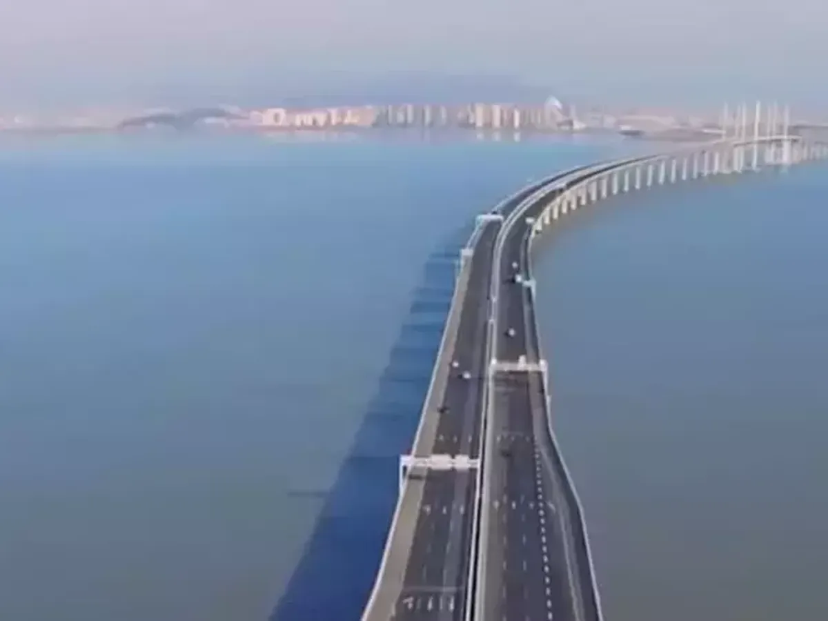 Cel mai lung pod feroviar din lume se află în China: două ore de călătorie cu priveliști spectaculoase