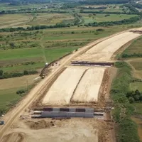 9 km din Autostrada Sibiu - Pitești, întârziați un an, deși lucrările nu au început. Deschis, 2026