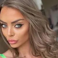 FOTO O fostă profesoară, model OnlyFans, la mare "căutare" printre foștii ei colegi de clasă - FOTO: Profimedia