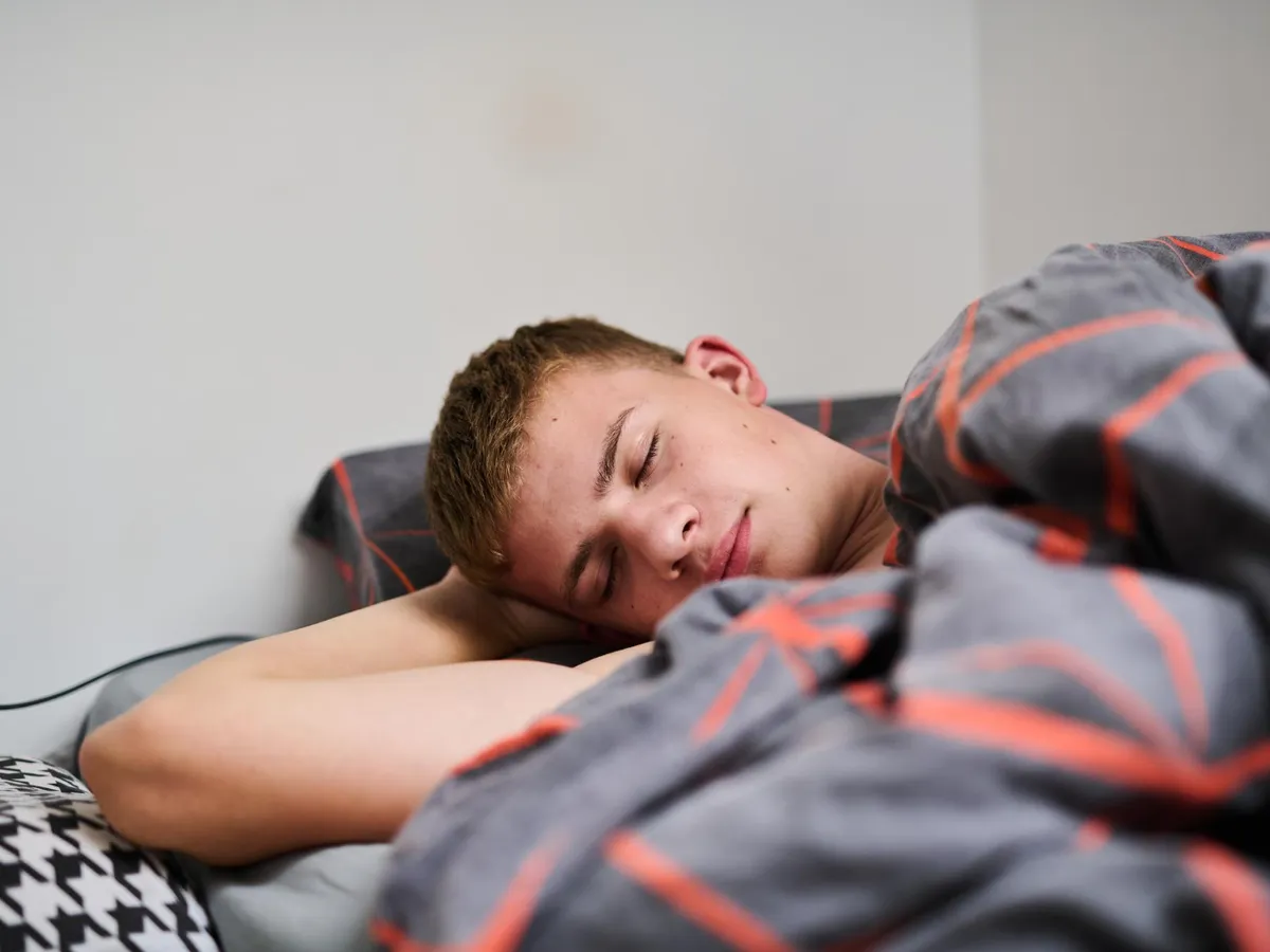 Bărbat care doarme - Foto: Freepik (Imagine cu rol ilustartiv)