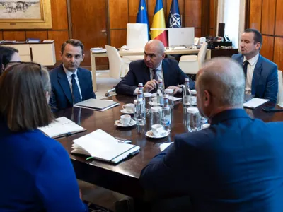 Premierul Ilie Bolojan, la întârlnirea cu delegaţia Ford Otosan - Foto. gov.ro