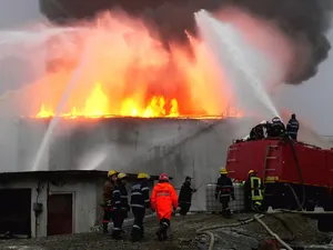 Incendiu într-un bloc din municipiul Ploiești - Foto: ISU Prahova (cu rol ilustrativ)