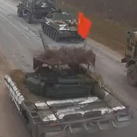 Steagul victoriei sovietice din Al Doilea Război Mondial începe să apară în unele părți ale Ucrainei/FOTO: Twitter/@SlavFreeSpirit