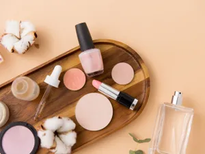Norme mai permisive pentru substanțele cancerigene din cosmetice. Unele ne pot afecta grav Foto: Freepik (fotografie cu caracter ilustrativ)