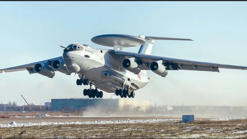 Ucraina a distrus un avion rusesc A-50 de 350 milioane  - Foto: twitter.com/front_ukrainian