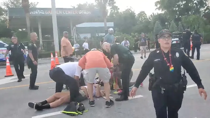 O camionetă a intrat intenționat în participanții la o paradă gay din SUA. / Foto: agerpres.ro