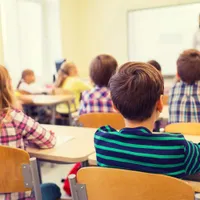 Bursele pentru elevi nu vor putea fi mai mici de 100 de lei, potrivit unui proiect de hotărâre/FOTO: playtech.ro