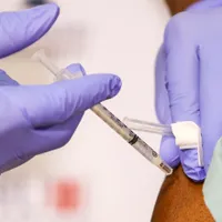 Vaccinare anti-COVID/FOTO: Getty