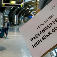 Recomandarea are în vedere şi instituirea unui formular unic european care să fie completat de persoanele care călătoresc. / Foto: euronews.com