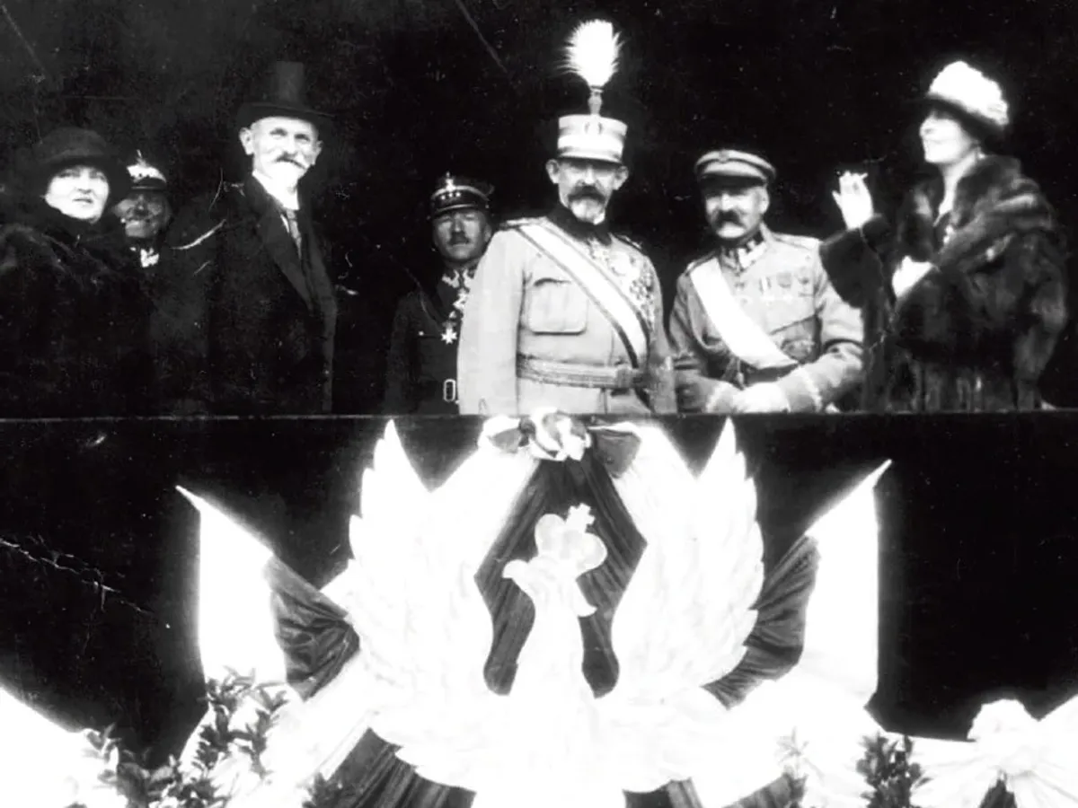 Regele Ferdinand și Regina Maria, în vizită în Polonia, în 1923 - Foto: historia.ro