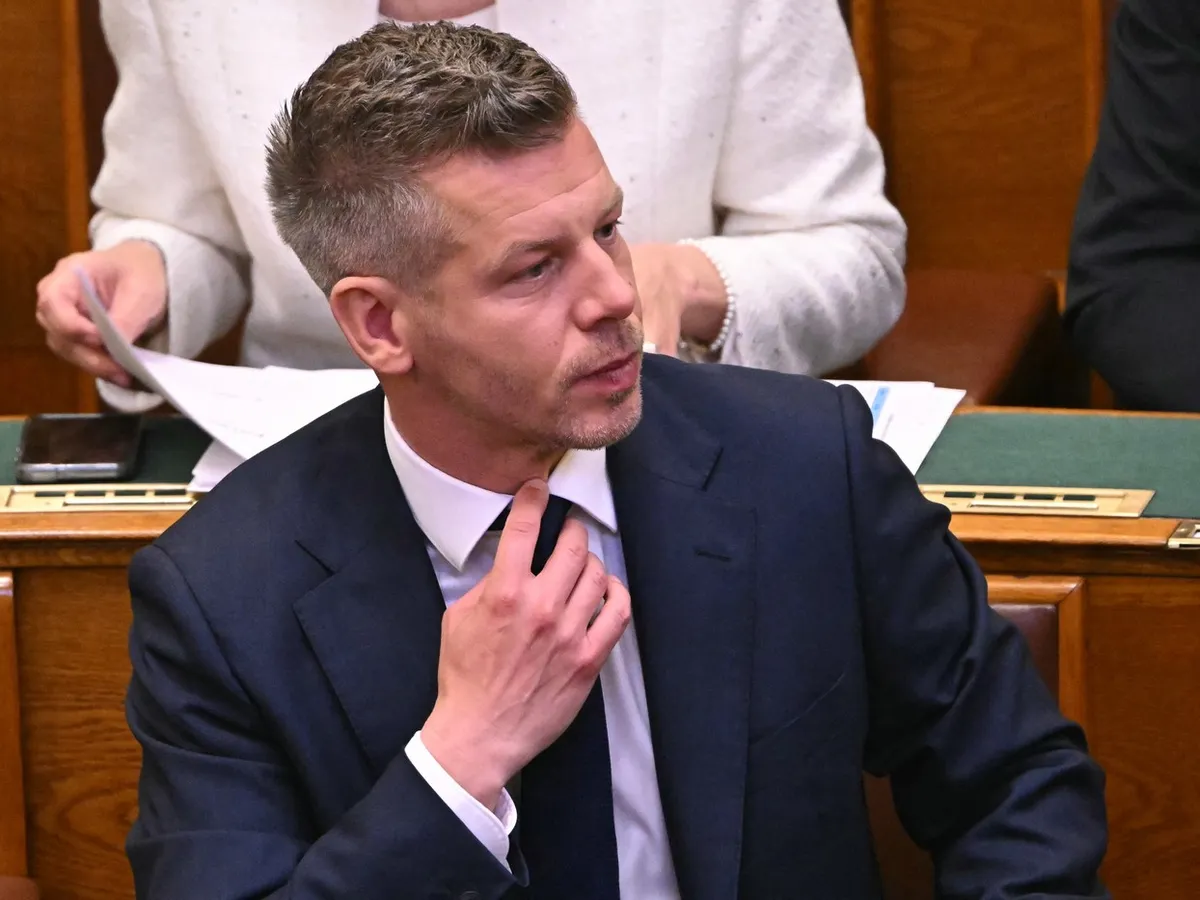 Péter Magyar depune jurământul ca premier, marcând sfârșitul celor 16 ani ai lui Viktor Orbán