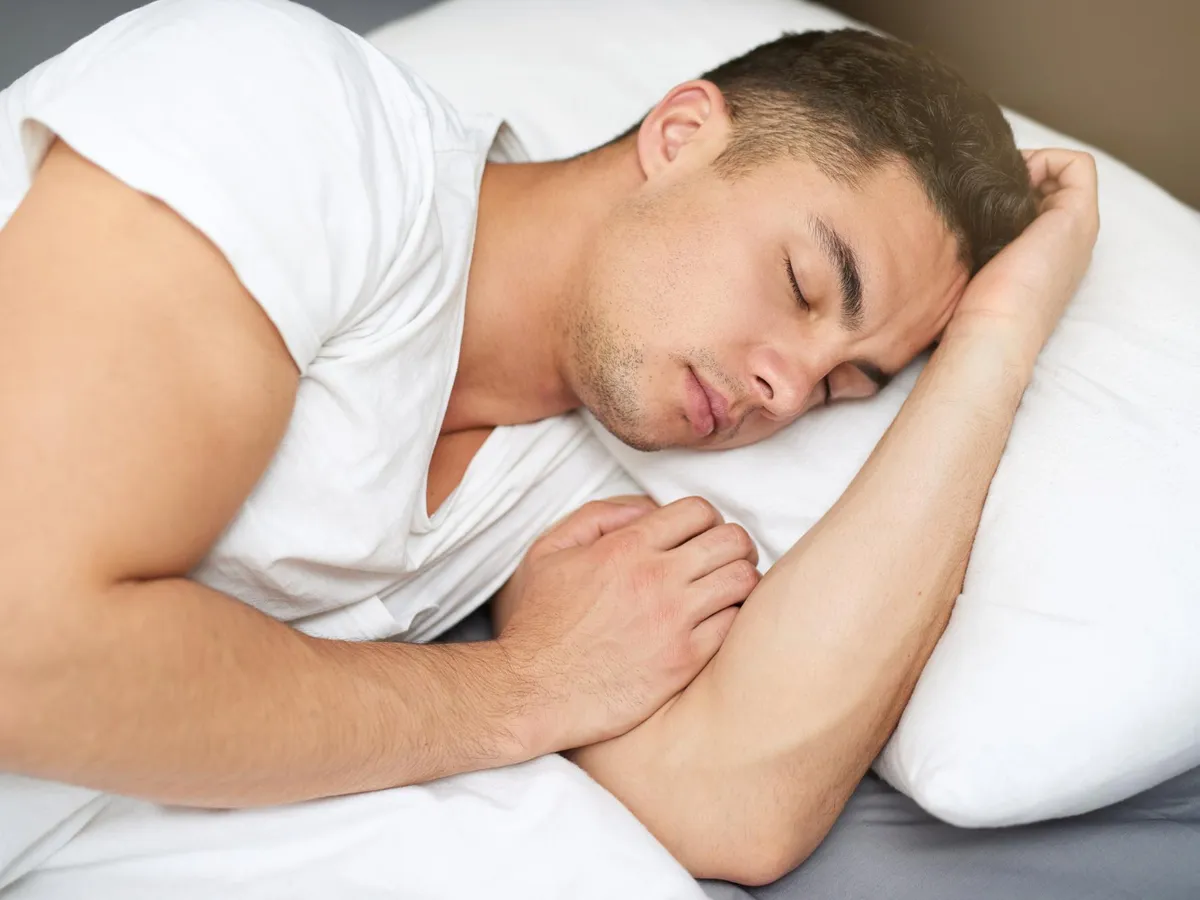 Bărbat care doarme - Foto: Freepik (Imagine cu rol ilustrativ)