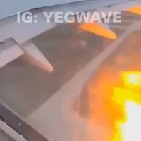 Panică la bordul unui avion de pasageri. Motorul a luat foc după ce a lovit un iepure la decolare - Foto: X/ @Turbinetraveler