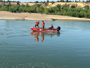 Foto: Tănărul a mers la scăldat și n u s-a mai întors Sursa: Freepik