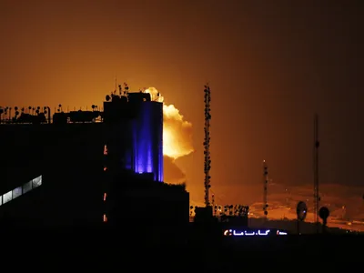 Metoda „polițistul bun și polițistul rău”, aplicată de Trump în Iran. Un expert de la Stanford explică strategia americană și succesul ei