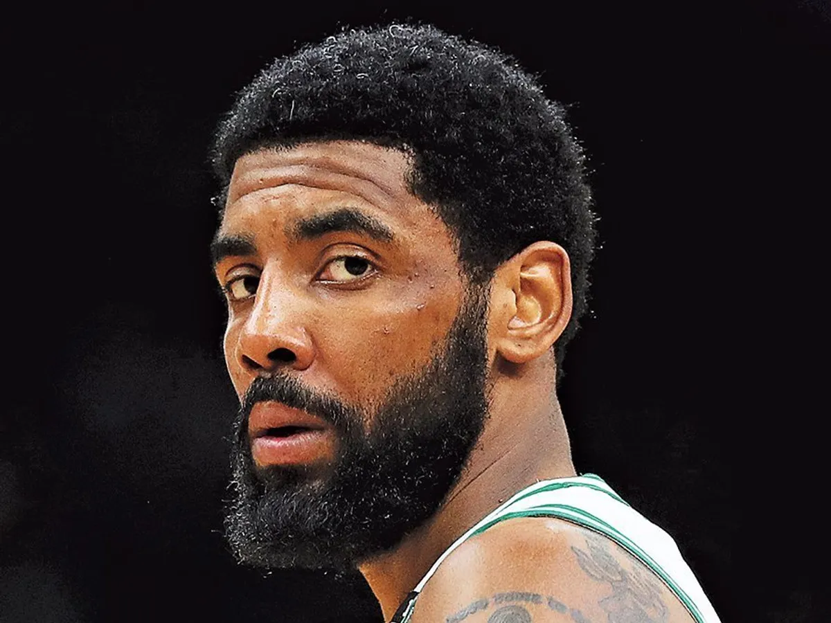Kyrie Irving, baschetbalist pentru Boston Celtics, a recunoscut public că el crede că pământul e plat