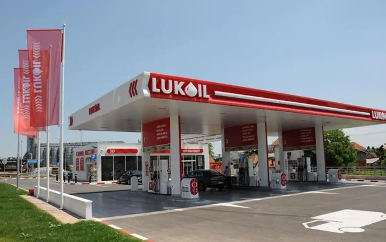 Benzinăriile Lukoil sunt asaltate de reprezentanții instituțiilor din domeniul securității naționale a României