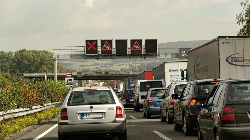 Trafic blocat pe Autostrada A3 spre Ploiești din cauza protestului transportatorilor. Blocaje de 6km - Foto: Profimedia images - Caracter ilustrativ