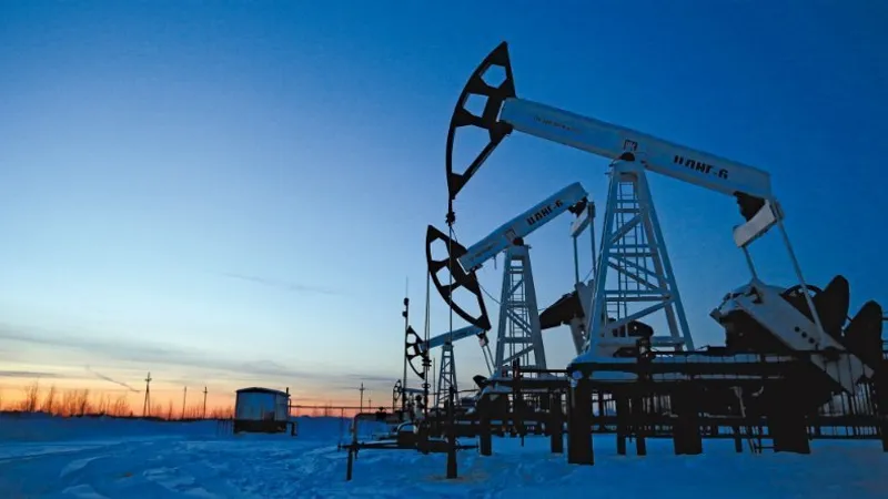 Pompe petroliere în Siberia. Petrolul şi gazele constituie 70% din exporturile totale rusești