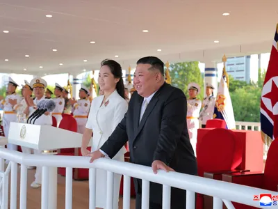 Kim Jong Un și fiica sa - Foto: Profimedia Images (Imagine cu rol ilustrativ)