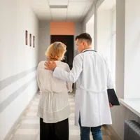 Medici plătiți cu 5.000 €/lună, acuzați că luau șpăgi de câteva sute de lei de la bolnavii de cancer - Foto: Freepik (Imagine cu caracter ilustrativ)