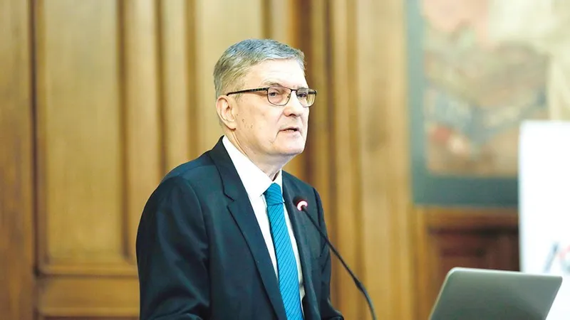 Daniel Dăianu, actualul președinte al Consiliului Fiscal, a fost ofițer de Securitate între 1975 și 1978 - Foto: INQUAM PHOTOS/ George Călin