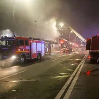 La stingerea incendiului au intervenit 14 autospeciale Foto: ISU București