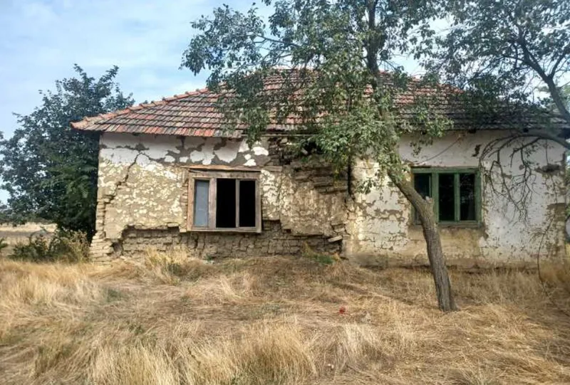 Povestea satului părăsit din România unde clopotele bisericii mai bat doar o dată pe an - Foto: Agerpres