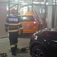 „Goana după cadouri” l-a dus pe un Sucevean direct cu mașina în magazin. Ce a urmat? - Foto: IPJ Suceava