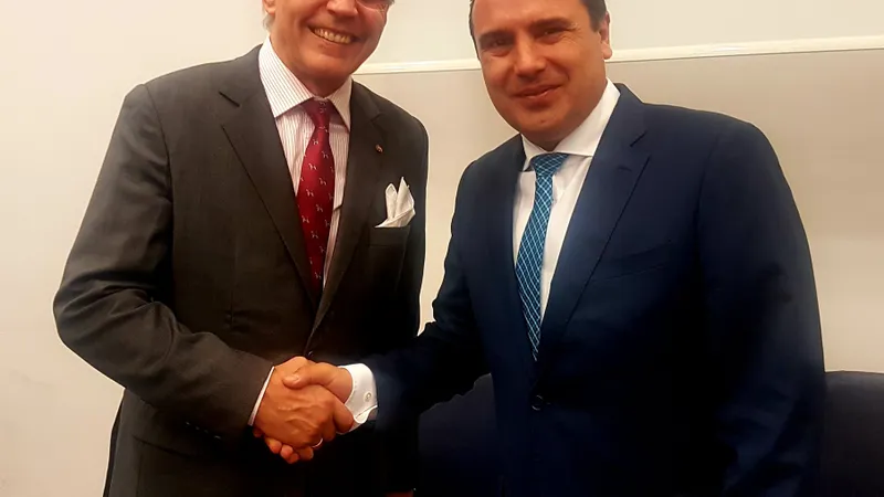Alături de premierul macedoniei - Facebook/ Prințul Sturza