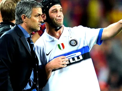 A văzut cum l-a numit Mourinho pe Chivu și i-a bătut obrazul în direct la TV: 