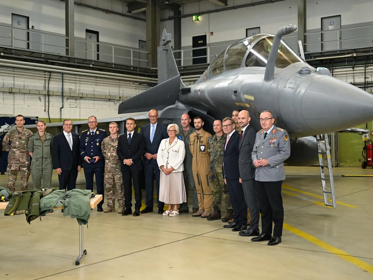 Franța își extinde umbrela nucleară asupra Europei. Bombardierele Rafale au aterizat în Germania