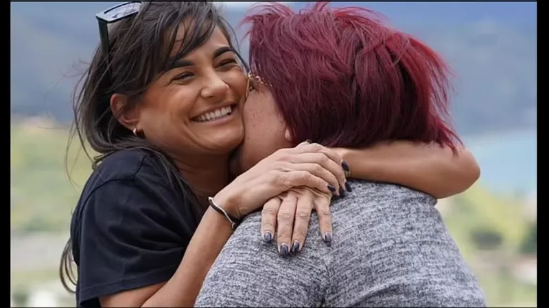 Înfiiată de un cuplu britanic, Ionica și-a găsit mama naturală/foto: social media