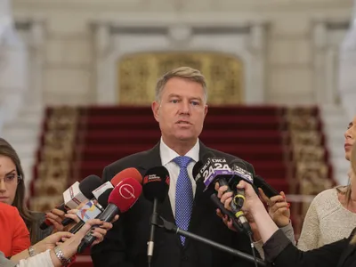 Klaus Iohannis îl confruntă pe Tudorel Toader. Foto Inquam Photos/Octav Ganea