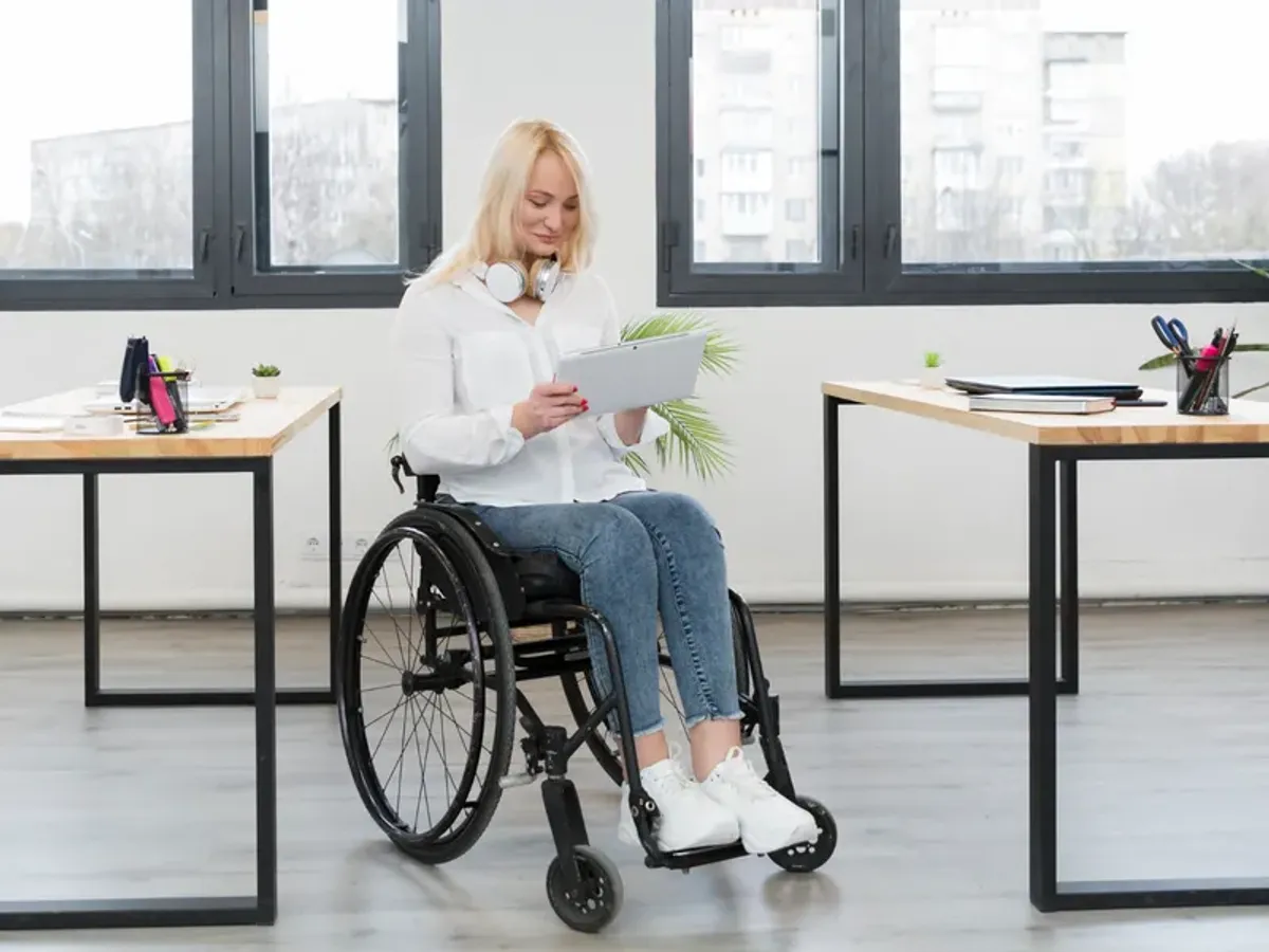 Ce se întâmplă cu ajutoarele pentru persoanele cu handicap oferite de Primăria Capitalei? Decizia luată azi