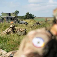 Militarii fac instrucție - Foto: Facebook/ MApN