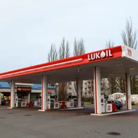 Pagina Lukoil, spartă de hackeri. Acțiunile: minus 42%. 30.000.000 €, profit în România în 2020