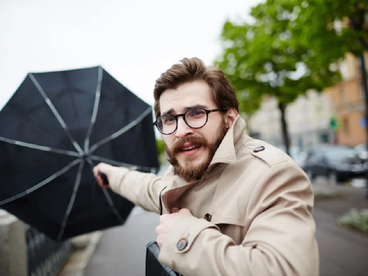 METEO Alertă de vânt puternic în mai multe județe. Rafale cu viteze de 90 km/oră. Se face frig