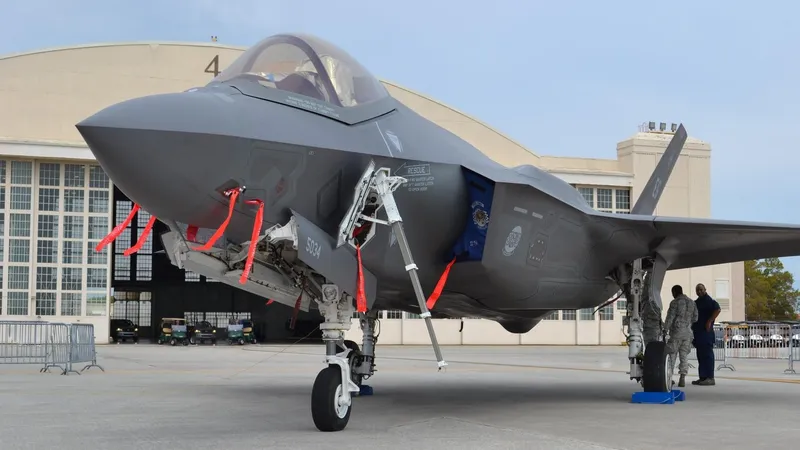Avionul F-35 și tancuri Abrams M1A2, vedetele expoziției militare de la BSDA. Ce etalează România? - Foto: Profimedia images
