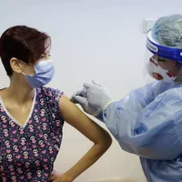 Vaccinarea a început în România cu medicii. Foto Inquam Photos/George Călin