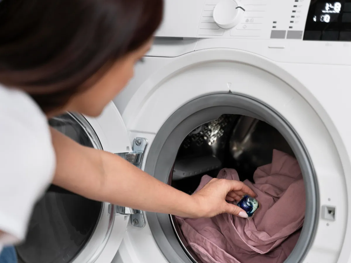 Ce se întâmplă dacă torni balsam de rufe în compartimentul pentru detergent. Mașina de spălat se poate strica?