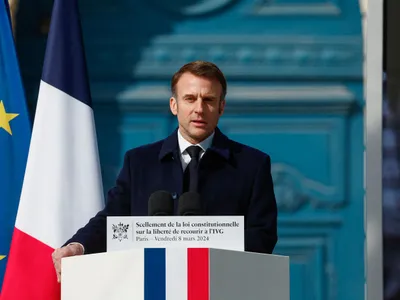 Emmanuel Macron anunță scenariul în care Franța va trimite trupe în Ucraina: „Acestea sunt hărțile” - Foto: Profimedia images