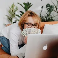 Vor avea sau nu românii salarii ca în Uniunea Europeană? Ministerul Muncii anunță dacă vor crește Foto: Pexels (fotografie cu caracter ilustrativ)
