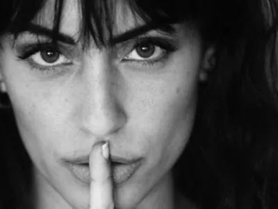 Au vrut să-și țină relația secretă, dar au fost 