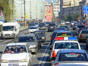 Trafic rutier în Râmnicu Vâlcea - Foto: Flickr/Gabriel/CC0 - imagine cu caracter ilustrativ