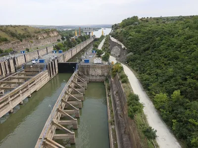 Ecluza de la Cernavodă, pe Dunăre, în plină secetă, pe 3 august - Foto:INQUAM PHOTOS/George Călin