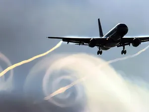 VIDEO&FOTO „Fiori la înălțime”. Turbulențele din timpul călătoriilor cu avionul, mai frecvente și mai severe. Explicația specialiștilor