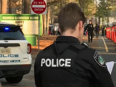 Un oficial i-a spus unei profesoare: "Copilul are buzunare prea mici" În acestea, era arma crimei - Foto: captură video 6abc